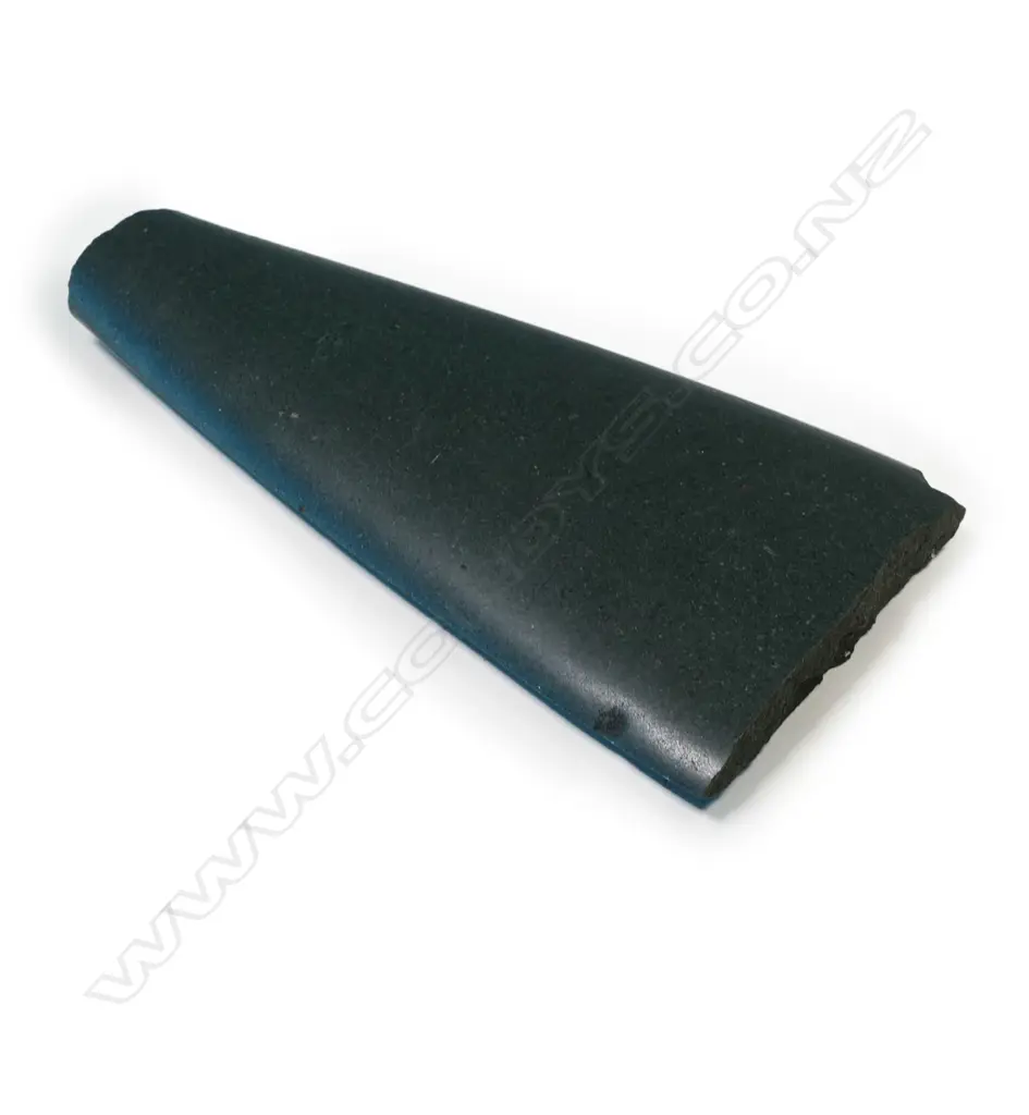 A pre-European Māori large patu onewa blade section Image 1++